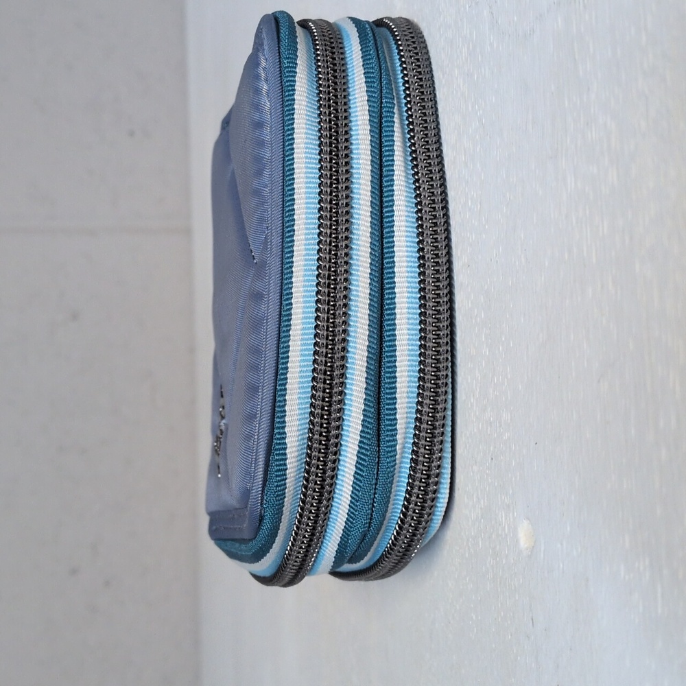 Lug Splits SE RFID Wallet, Blue Moon, like new - Picture 5 of 7